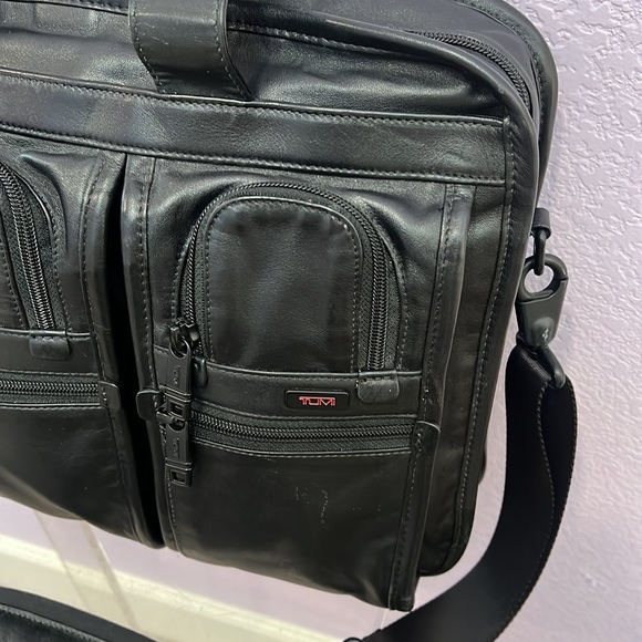 TUMI Alpha Leather Compact Laptop Briefcase Style 96114DH - Picture 3 of 15